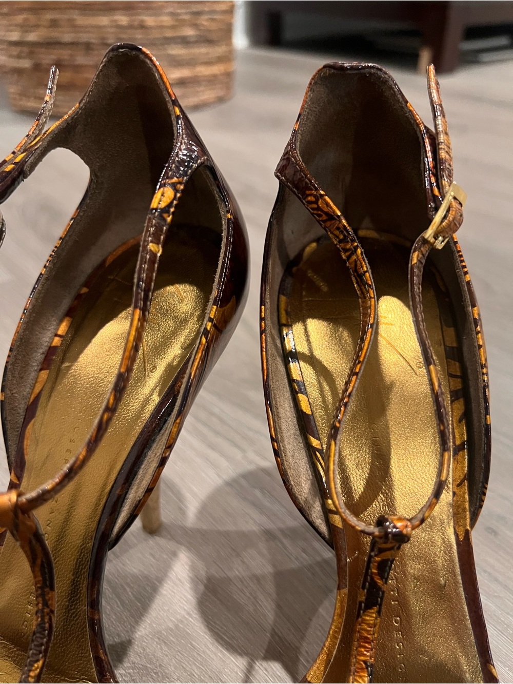 Giuseppe Zanotti Brown Floral T-Strap Heeled Sandals - Picture 8 of 14